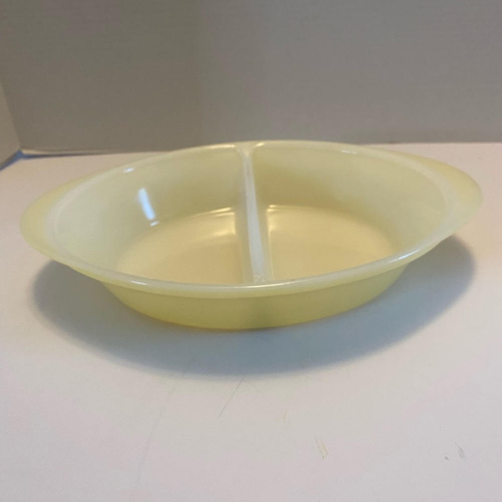 Glasbake J-239- 4 Divided Dish, Yellow Wheat, 12” x 8.5" x 2.5” Vintage